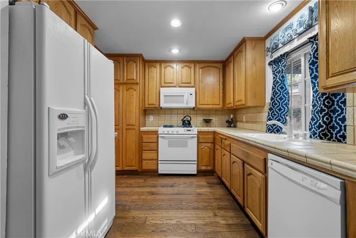 21652 Masterson Court, Saugus, California 91350