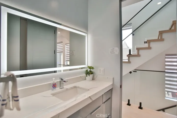 413 6th Street, Huntington Beach, California 92648