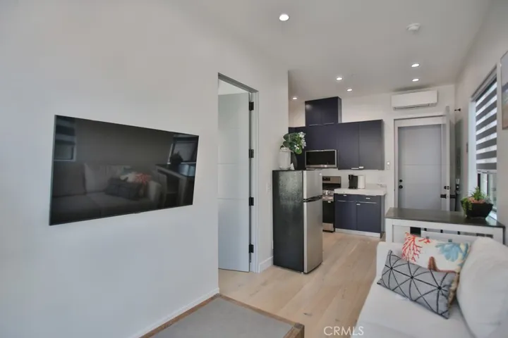 413 6th Street, Huntington Beach, California 92648