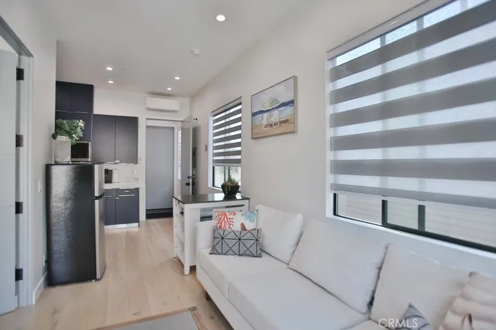 413 6th Street, Huntington Beach, California 92648