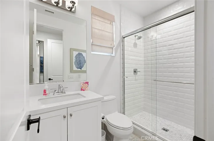 Main floor secondary bathroom