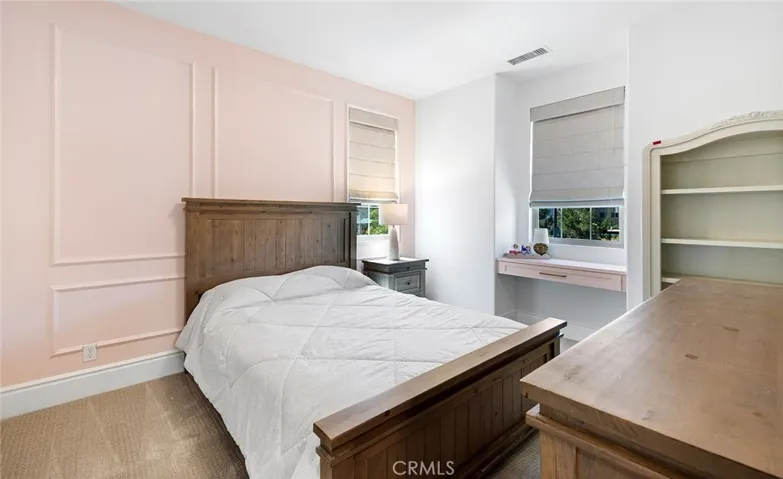 Upstairs front bedroom