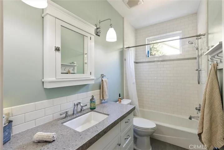 Guest Full Bath