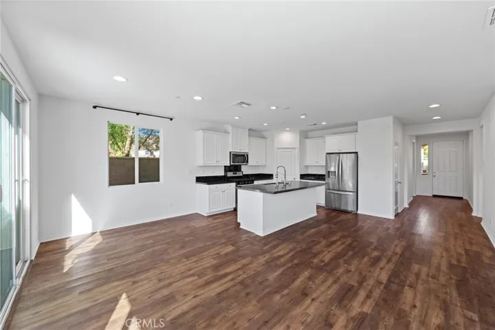 29200 Glasgow, Lake Elsinore, California 92530
