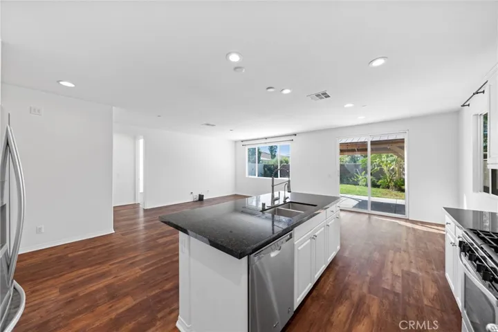 29200 Glasgow, Lake Elsinore, California 92530