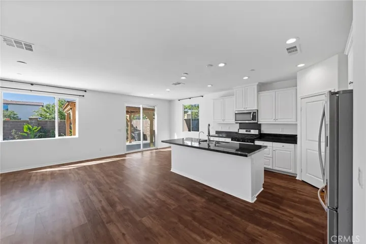 29200 Glasgow, Lake Elsinore, California 92530