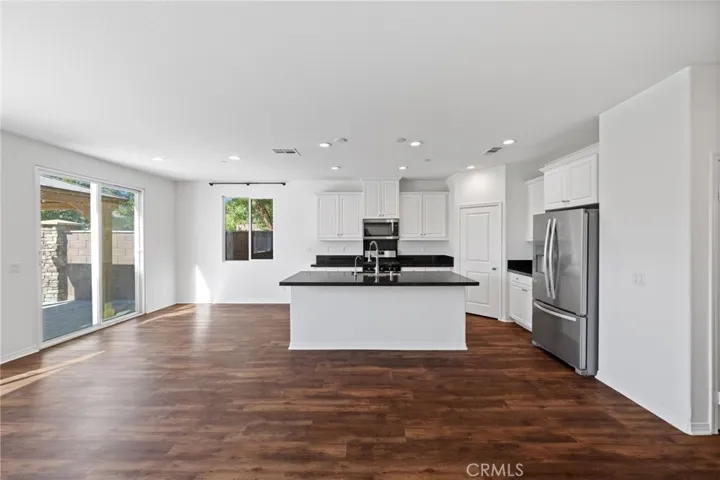 29200 Glasgow, Lake Elsinore, California 92530