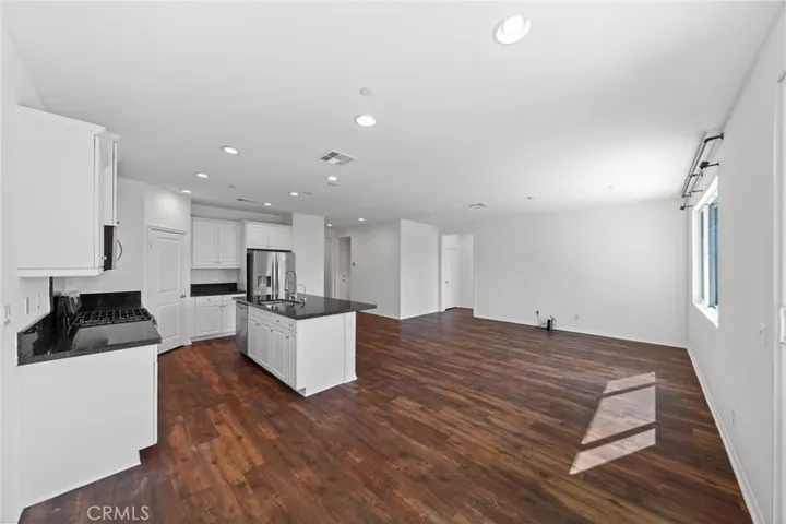 29200 Glasgow, Lake Elsinore, California 92530