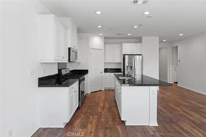 29200 Glasgow, Lake Elsinore, California 92530