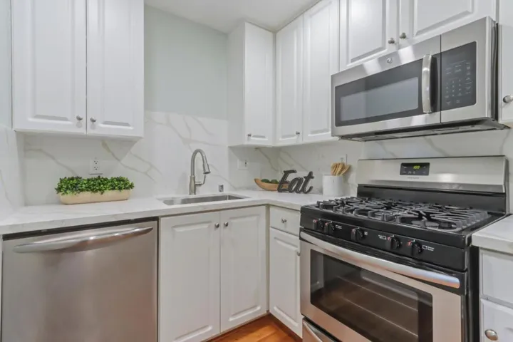 315 Dunsmuir Terrace 6, Sunnyvale, California 94085
