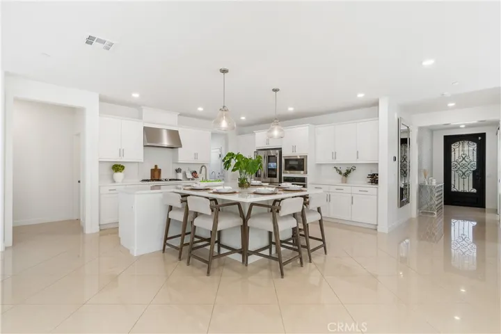 2872 Santa Fiora Circle, Corona, California 92882