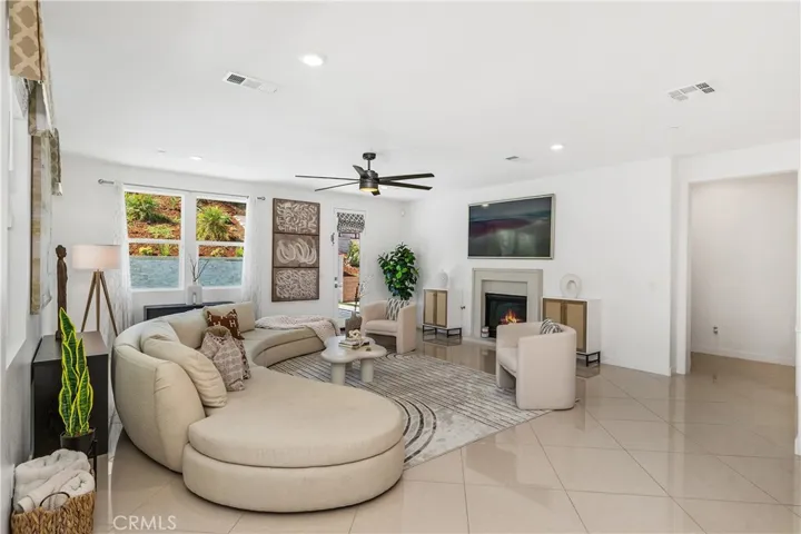 2872 Santa Fiora Circle, Corona, California 92882