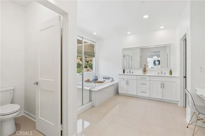 2872 Santa Fiora Circle, Corona, California 92882