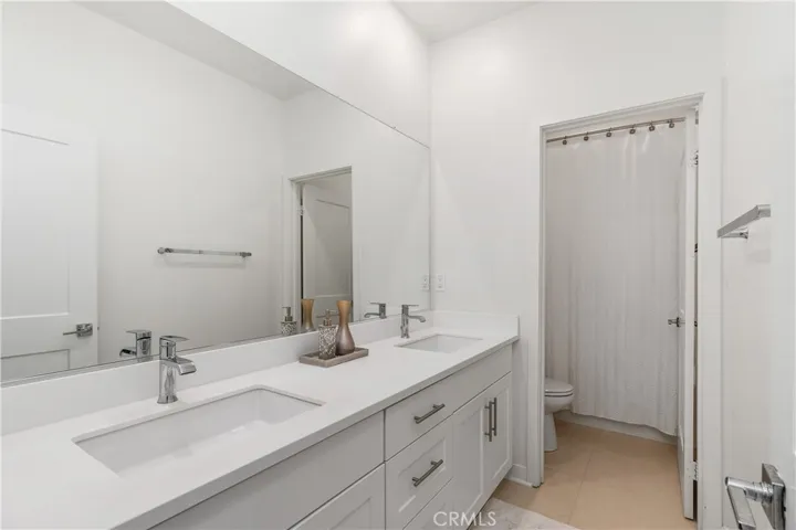 2872 Santa Fiora Circle, Corona, California 92882