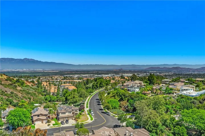 2872 Santa Fiora Circle, Corona, California 92882