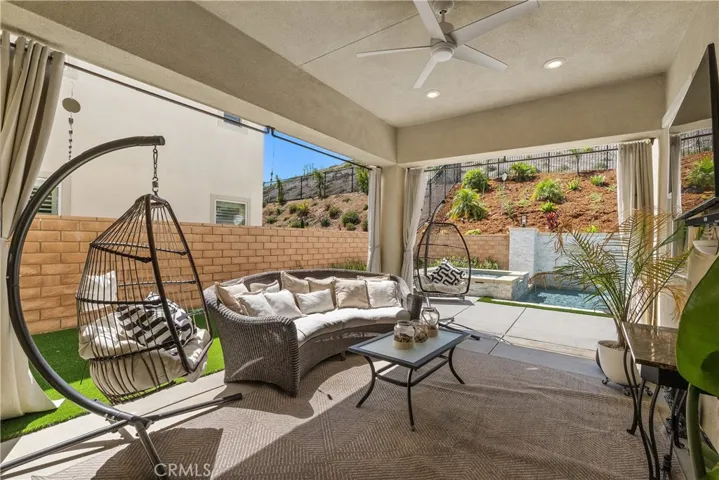 2872 Santa Fiora Circle, Corona, California 92882