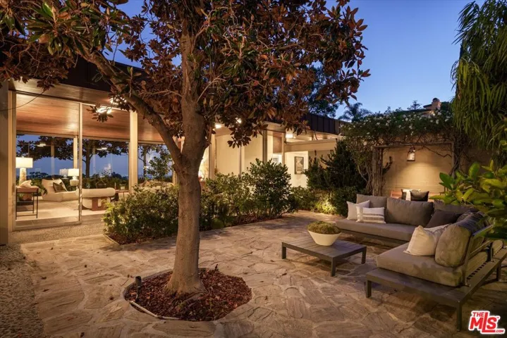1340 Fairlawn Way, Pasadena, California 91105