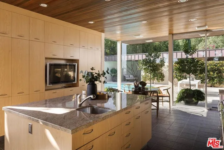 1340 Fairlawn Way, Pasadena, California 91105