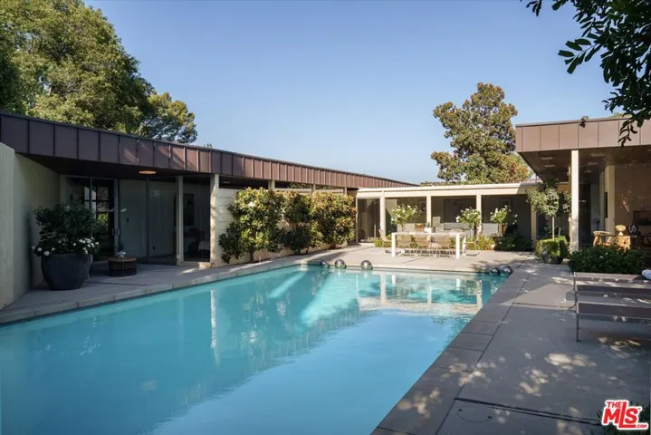 1340 Fairlawn Way, Pasadena, California 91105