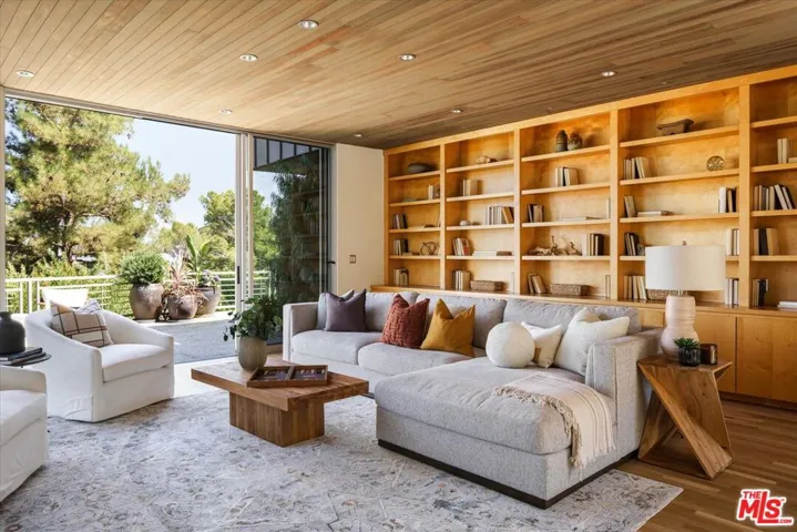 1340 Fairlawn Way, Pasadena, California 91105