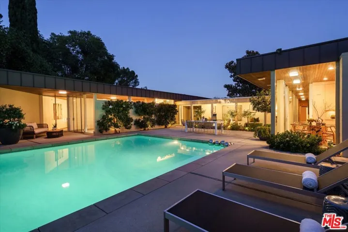 1340 Fairlawn Way, Pasadena, California 91105