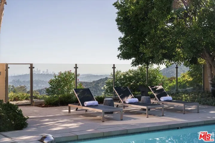 1340 Fairlawn Way, Pasadena, California 91105