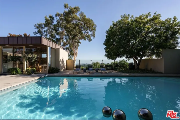 1340 Fairlawn Way, Pasadena, California 91105