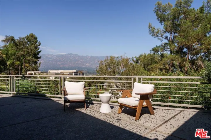 1340 Fairlawn Way, Pasadena, California 91105