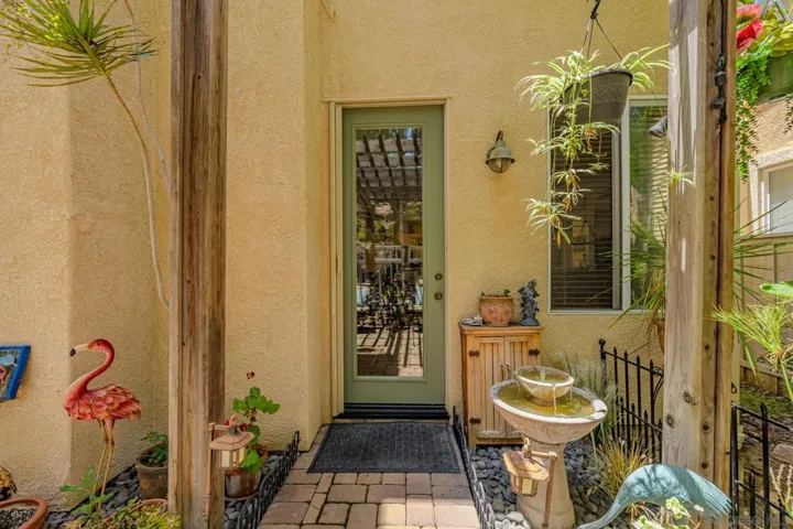 9530 Compass Point Dr S # 5, San Diego, California 92126