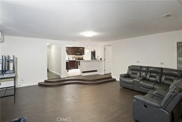 40320 Johnston-Front House-Family Room