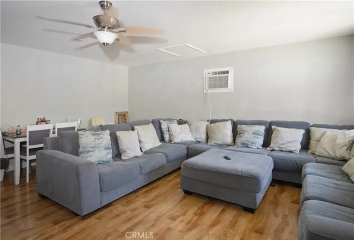 40324 Johnston - Living Room