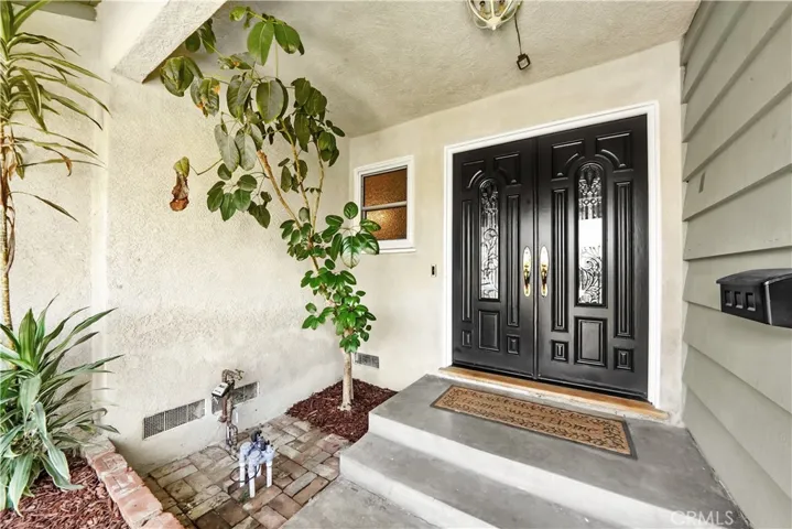 1702 Saybrook Lane, Tustin, California 92780