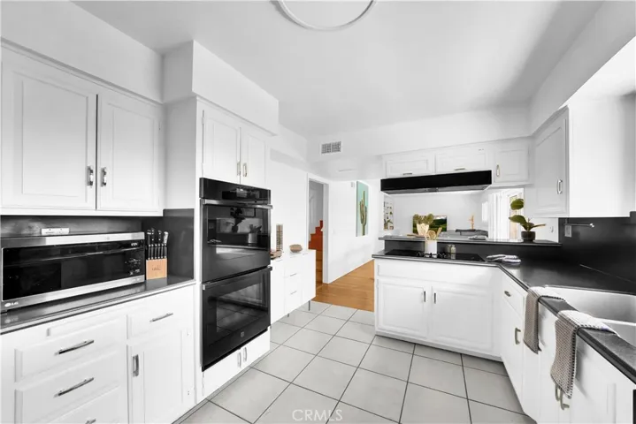 1702 Saybrook Lane, Tustin, California 92780