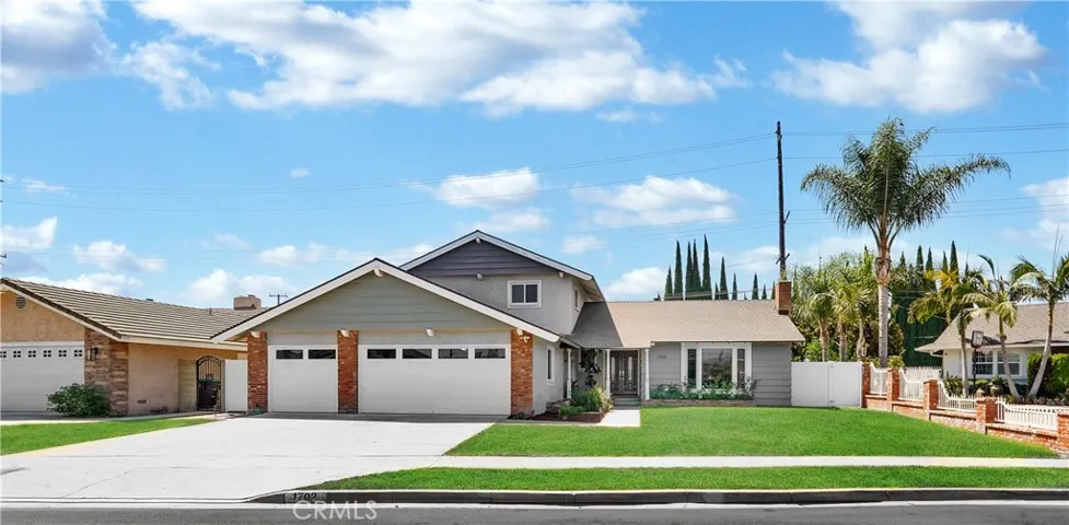 1702 Saybrook Lane, Tustin, California 92780