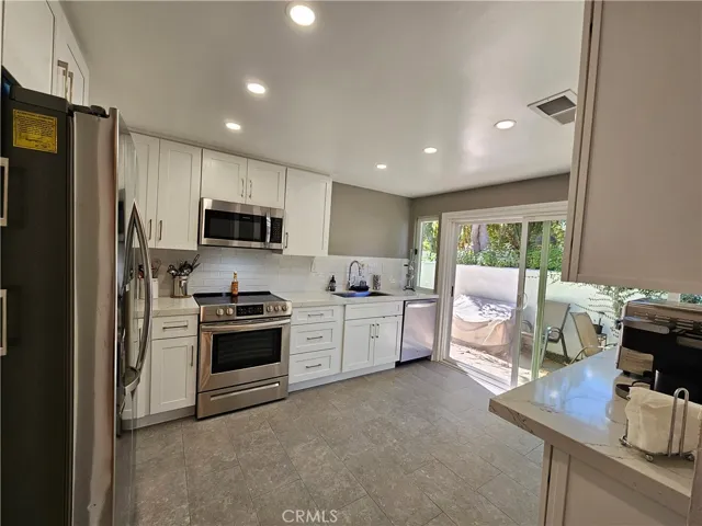 22153 James Alan Circle, Chatsworth, California 91311