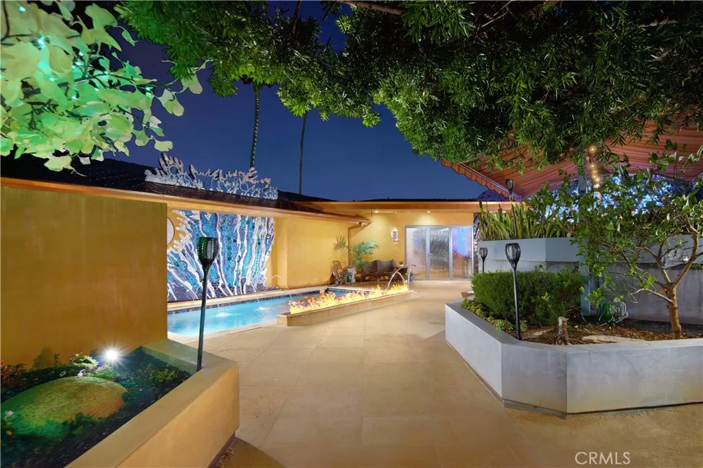 111 S La Senda Drive, Laguna Beach, California 92651 home-pic-41