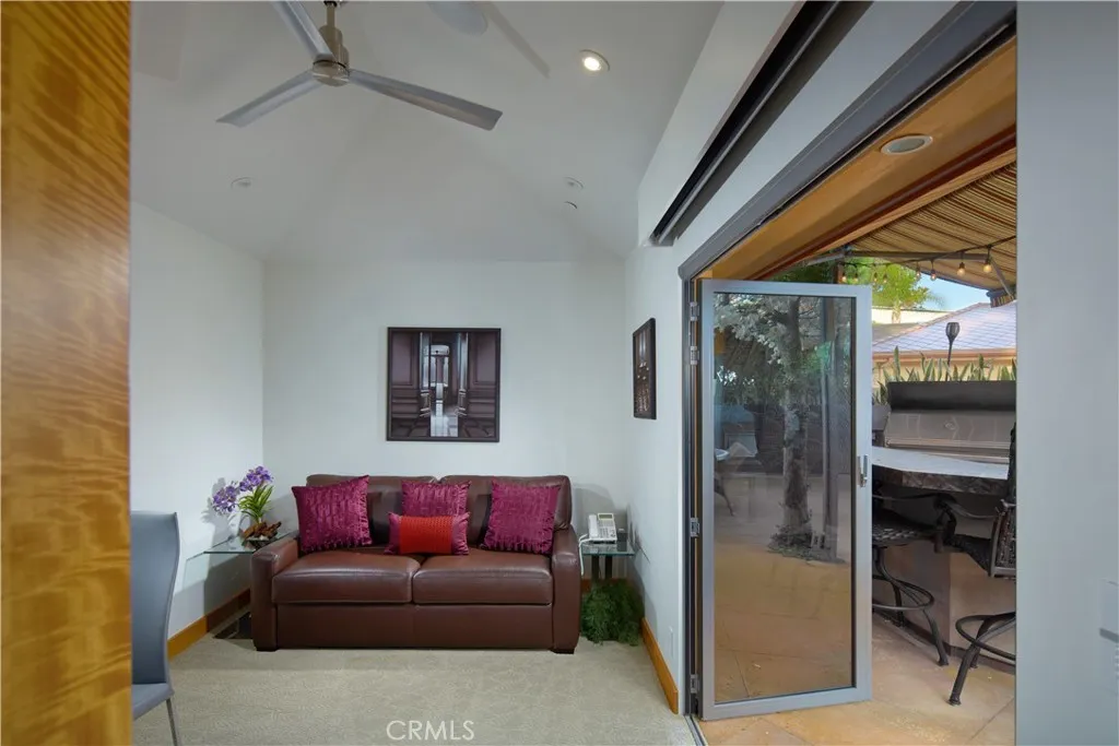 111 S La Senda Drive, Laguna Beach, California 92651 home-pic-39