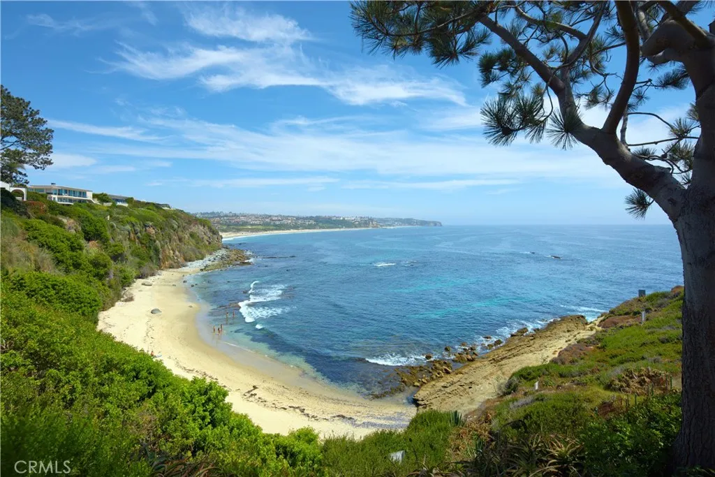 111 S La Senda Drive, Laguna Beach, California 92651 home-pic-46