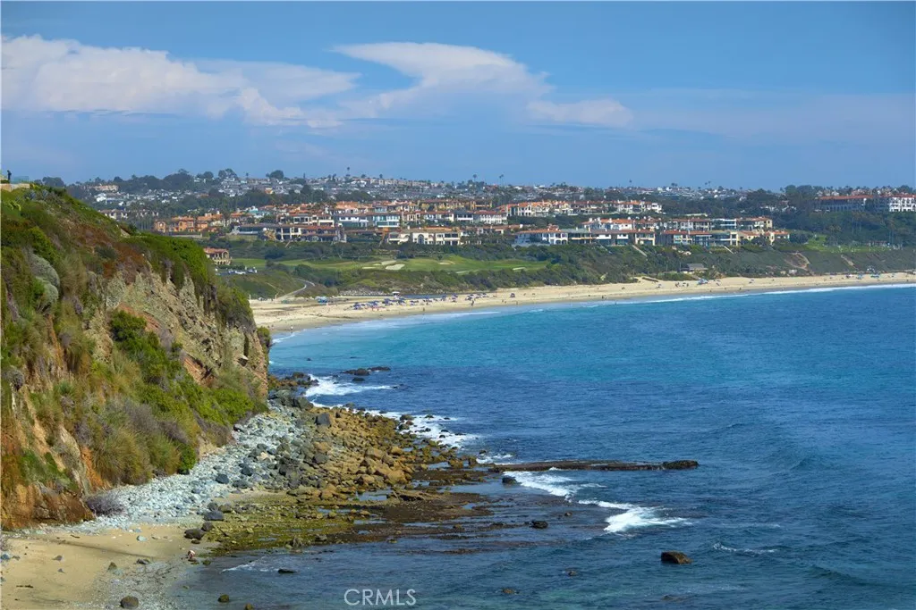 111 S La Senda Drive, Laguna Beach, California 92651 home-pic-48