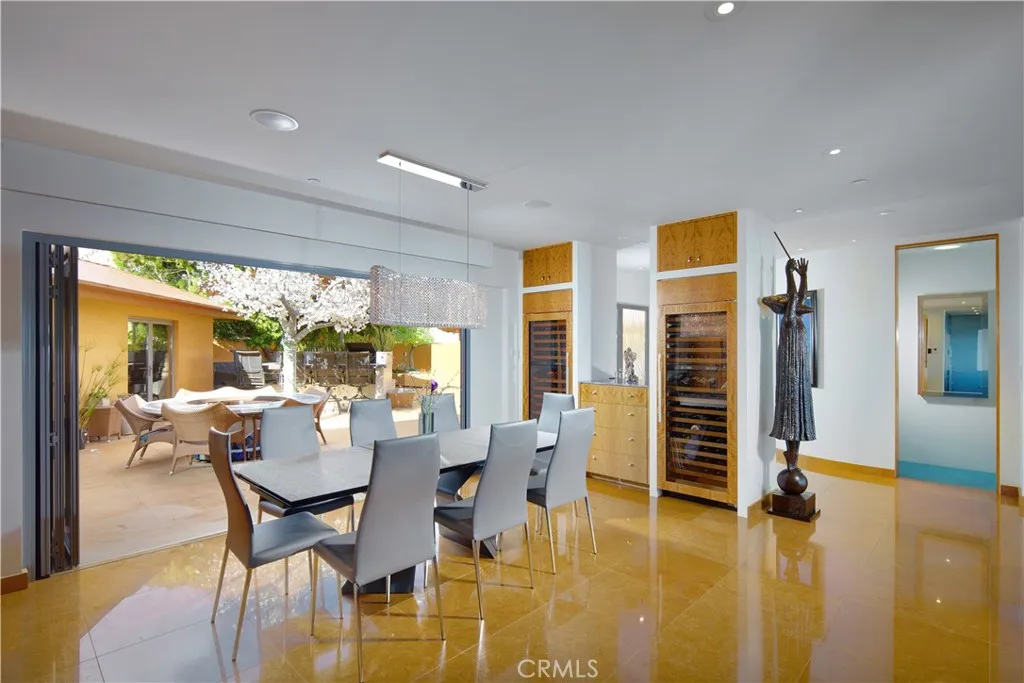 111 S La Senda Drive, Laguna Beach, California 92651 home-pic-24