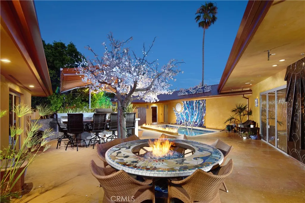111 S La Senda Drive, Laguna Beach, California 92651 home-pic-40