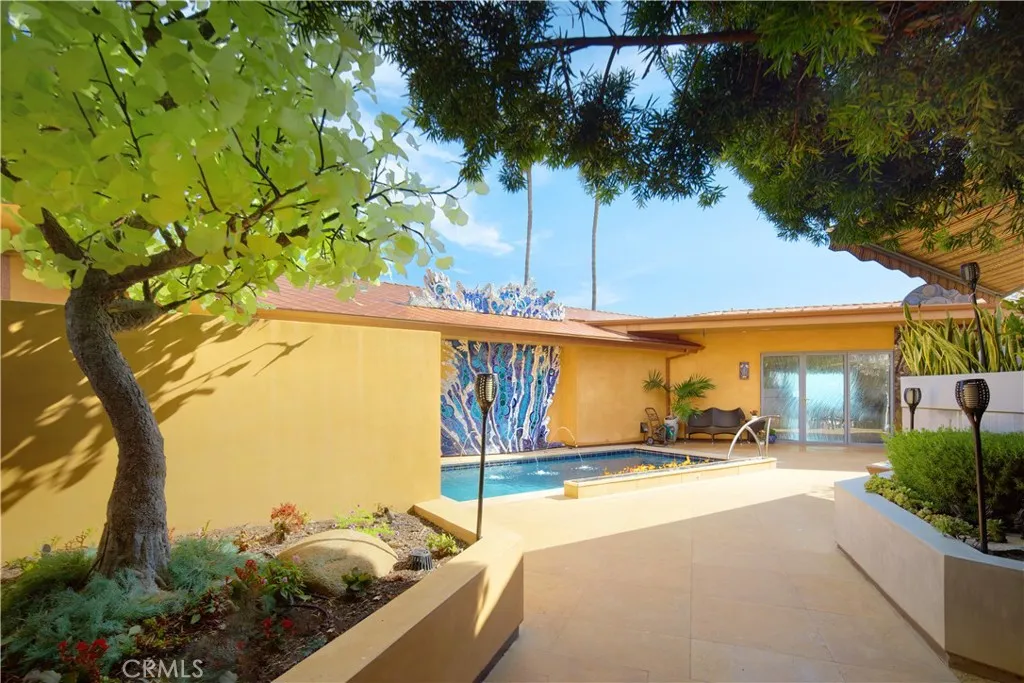 111 S La Senda Drive, Laguna Beach, California 92651 home-pic-8