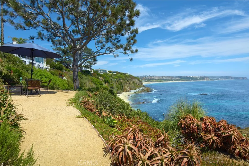 111 S La Senda Drive, Laguna Beach, California 92651 home-pic-49