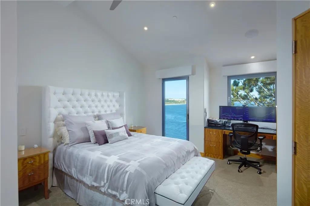 111 S La Senda Drive, Laguna Beach, California 92651 home-pic-31