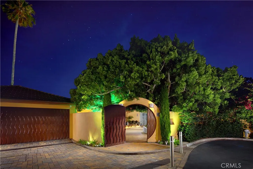 111 S La Senda Drive, Laguna Beach, California 92651 home-pic-3