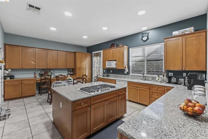 24 Minaret Rd, Oakley, California 94561