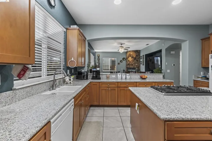 24 Minaret Rd, Oakley, California 94561