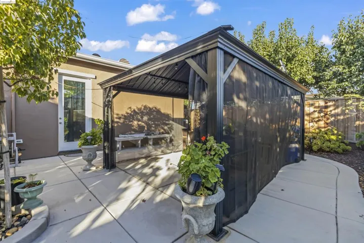24 Minaret Rd, Oakley, California 94561