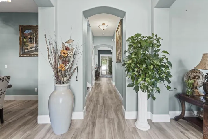 24 Minaret Rd, Oakley, California 94561