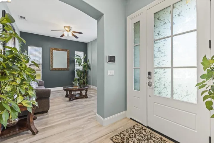 24 Minaret Rd, Oakley, California 94561